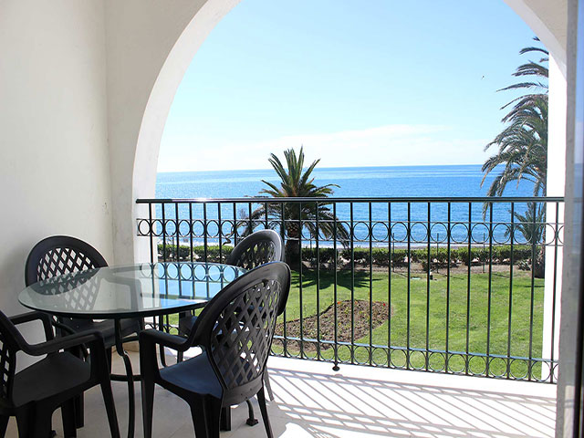 Holiday apartments Estepona with sea views
