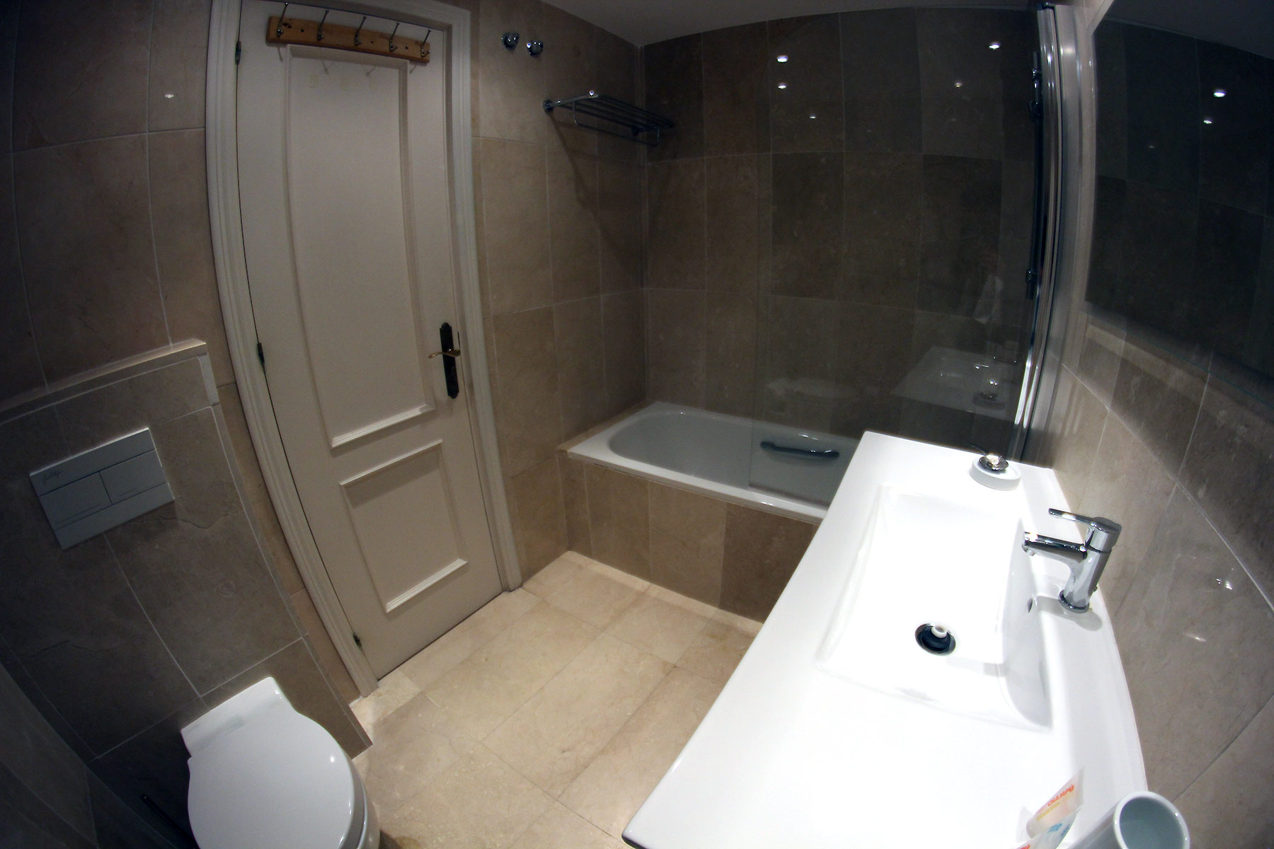 Alquiler apartamentos Estepona Cuarto de baño
