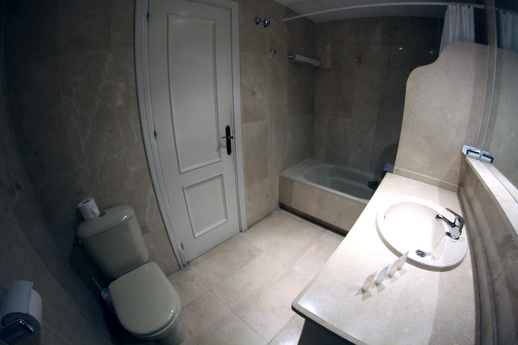 Alquiler apartamentos Estepona Cuarto de baño