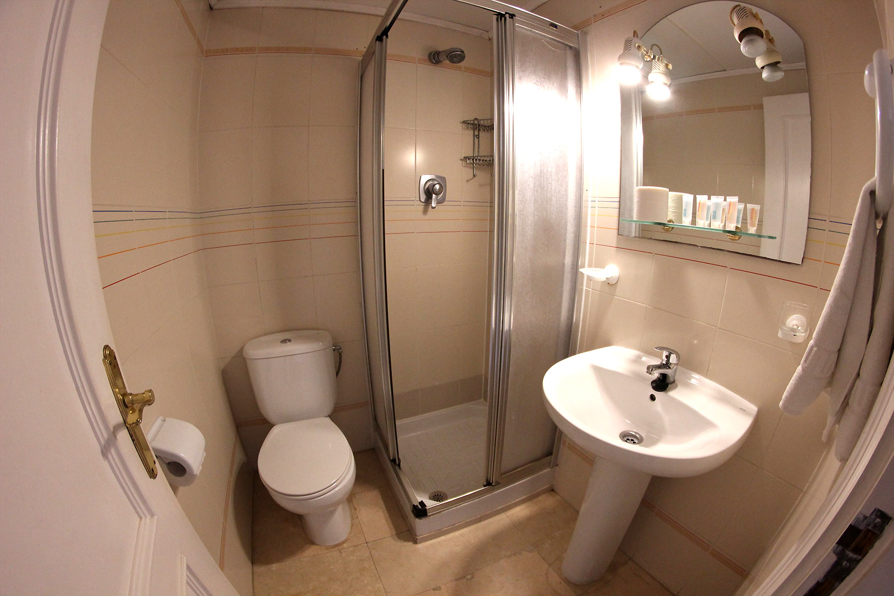 Alquiler apartamentos Estepona Cuarto de baño