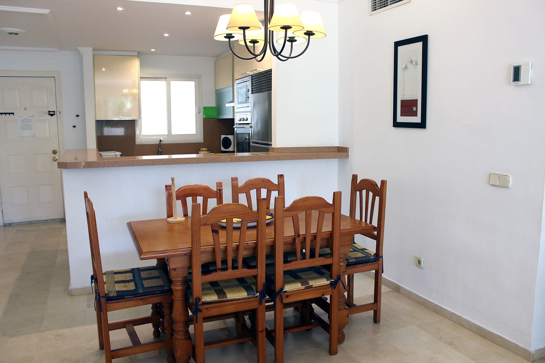 Alquiler apartamentos Estepona Comedor