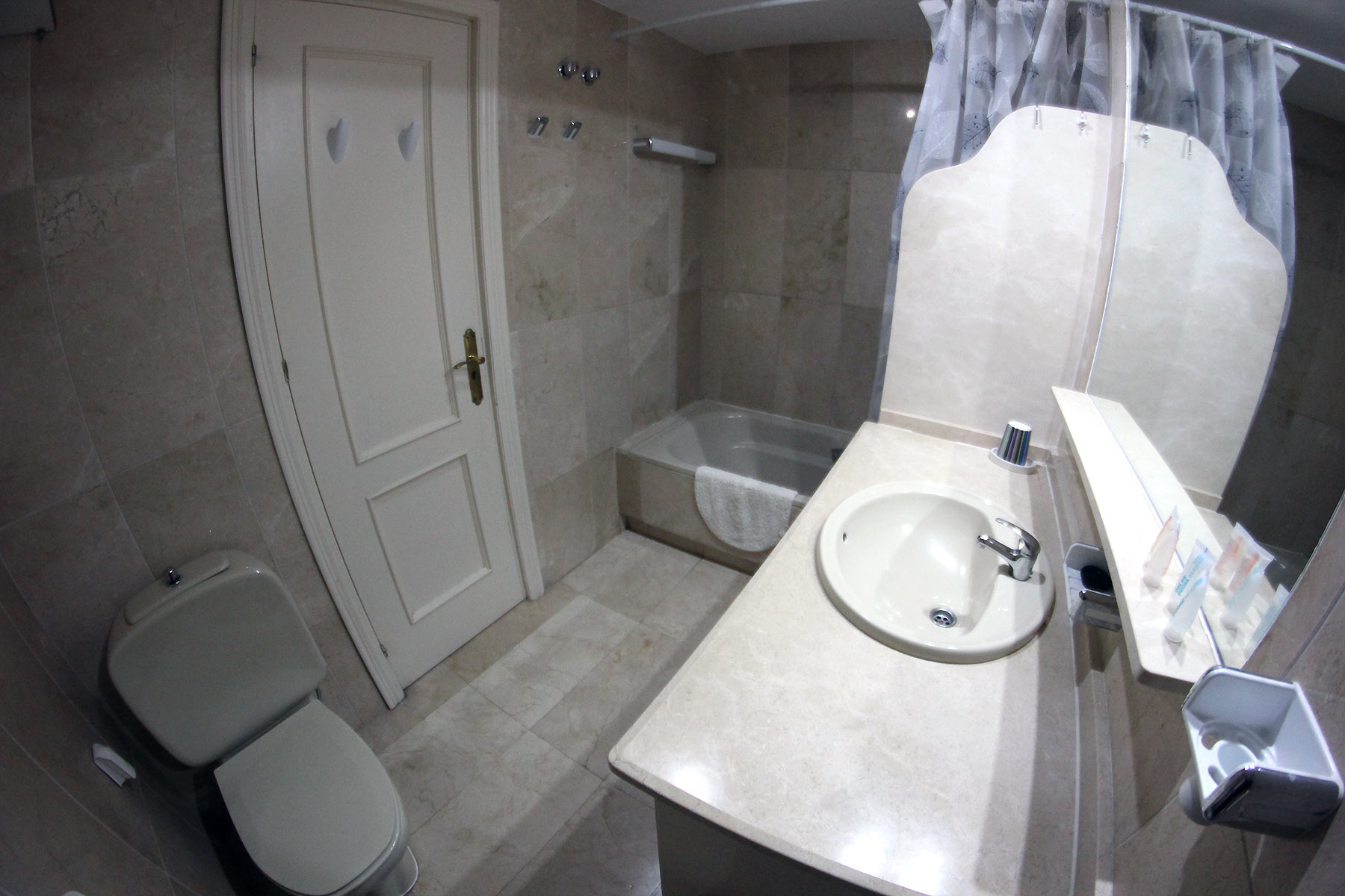 Alquiler apartamentos Estepona Cuarto de baño