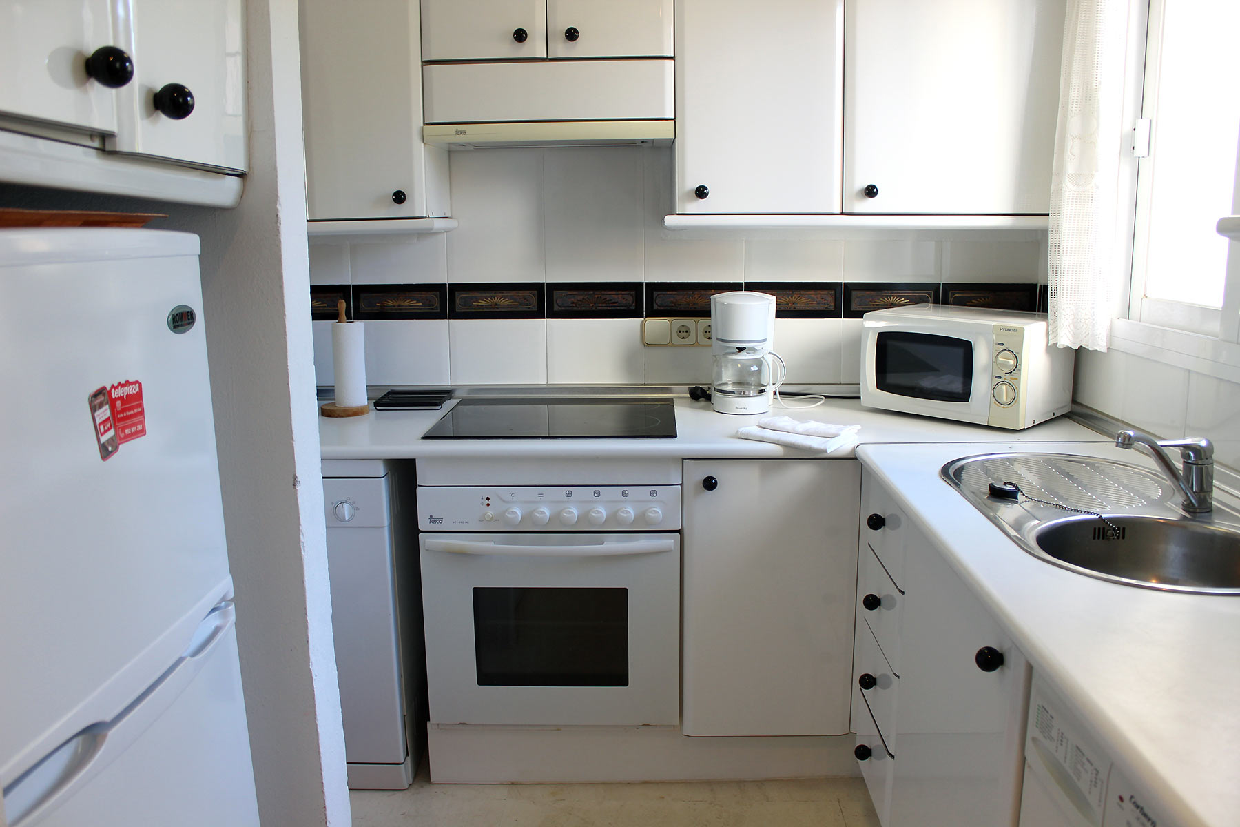 Alquiler apartamentos Estepona Cocina equipada