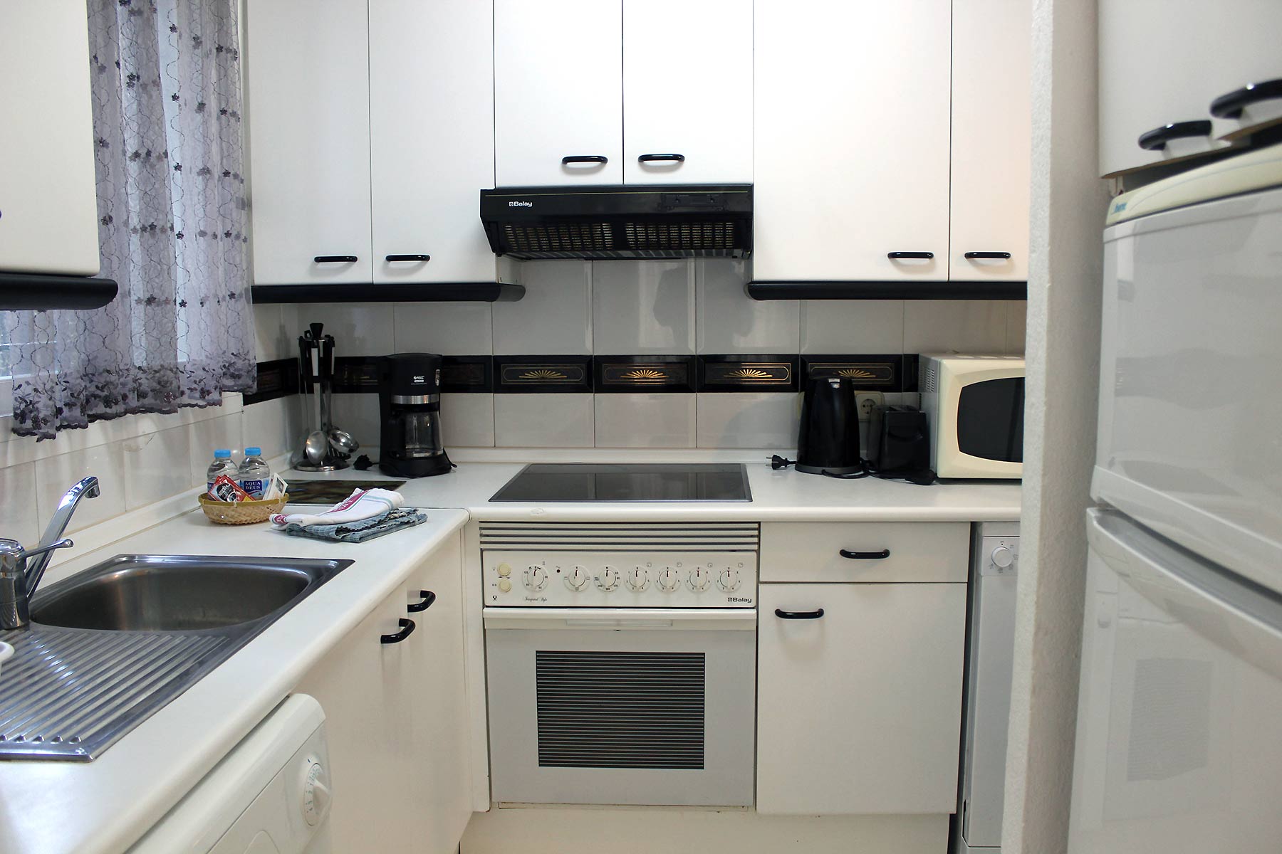 Alquiler apartamentos Estepona Cocina equipada