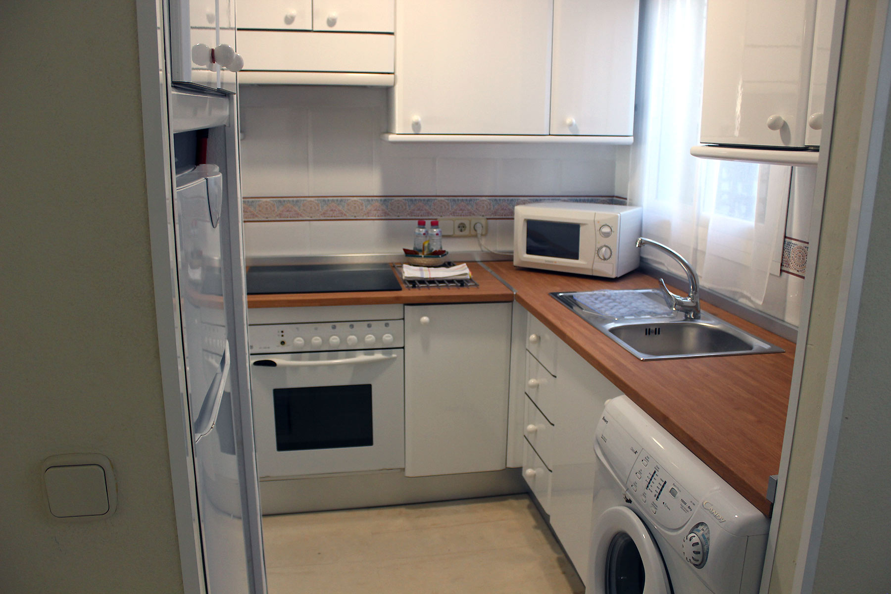Alquiler apartamentos Estepona Cocina equipada