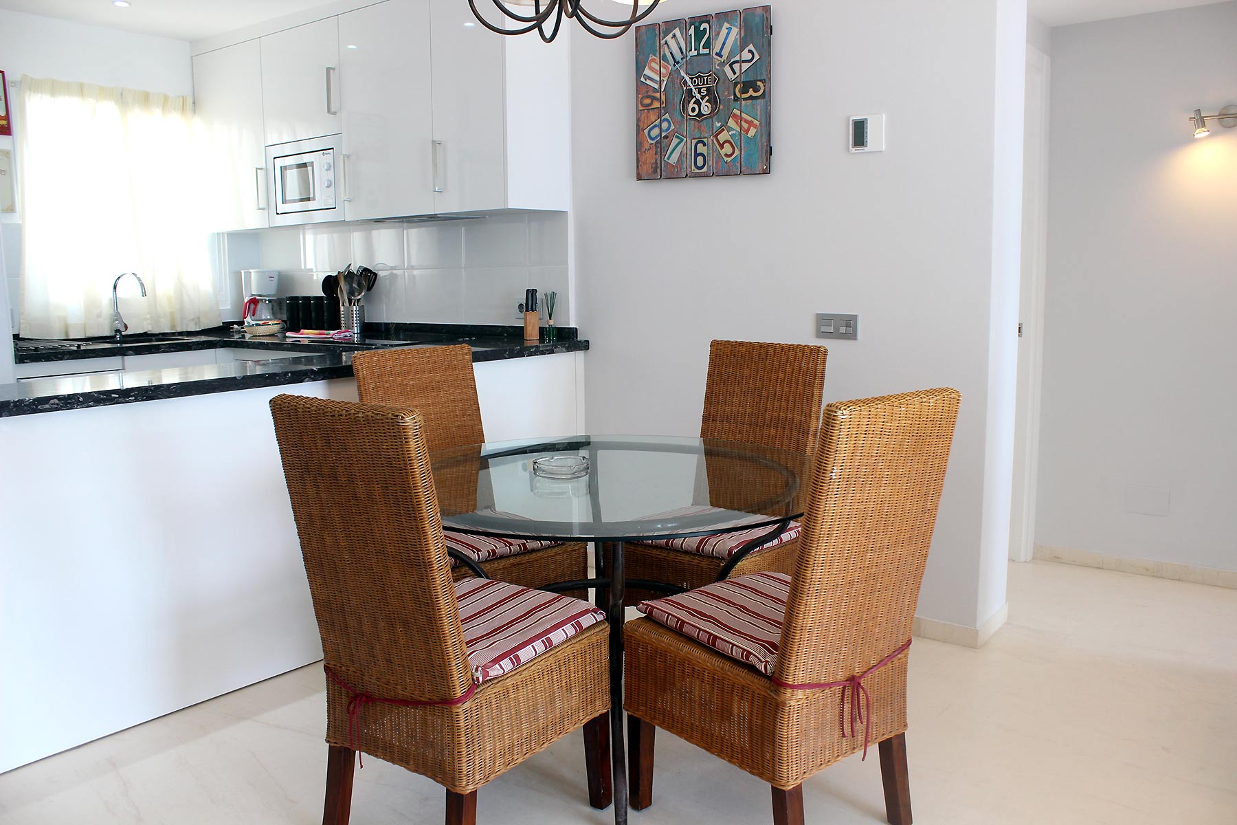 Alquiler apartamentos Estepona Salón comedor