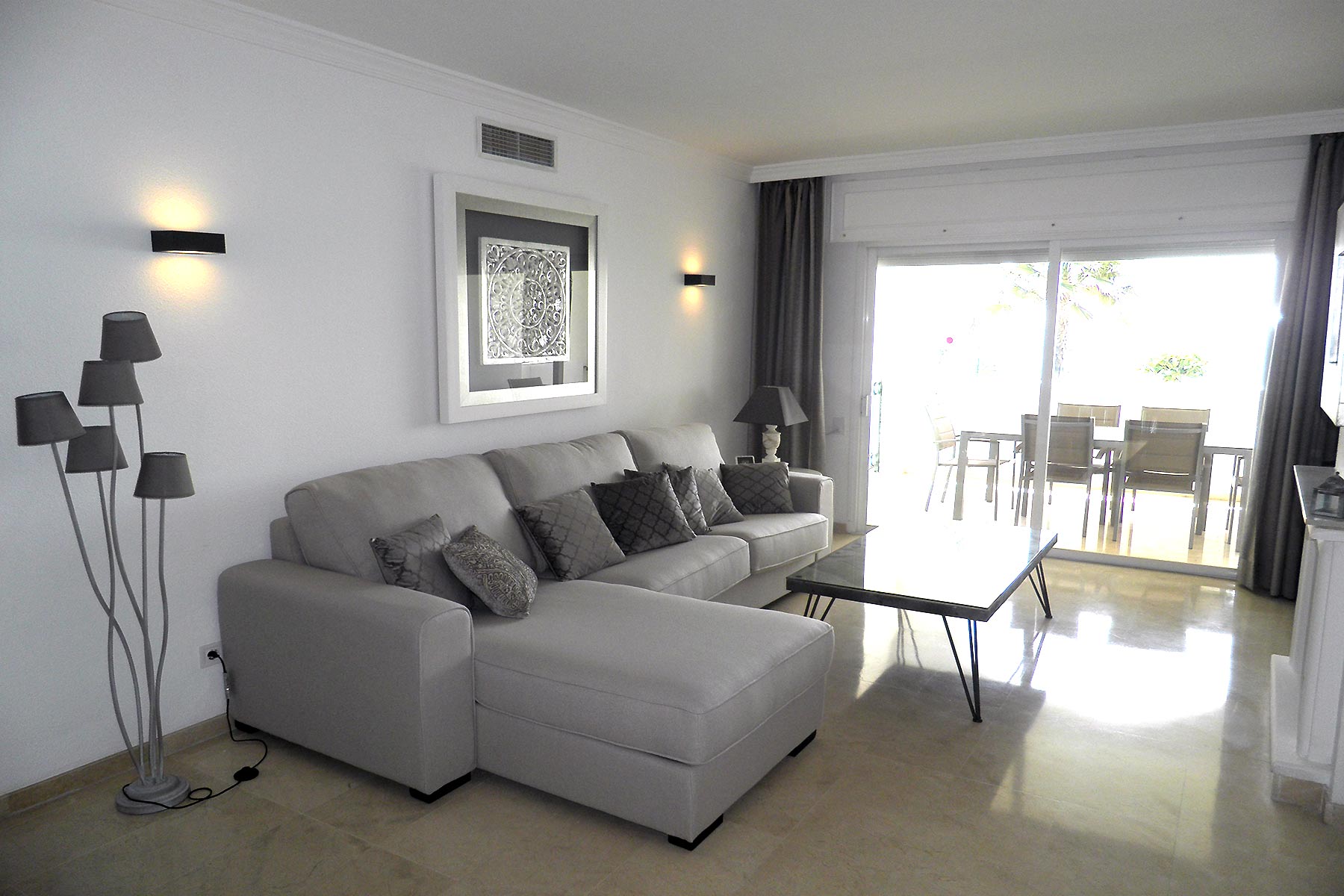 Alquiler apartamentos Estepona Salón Comedor
