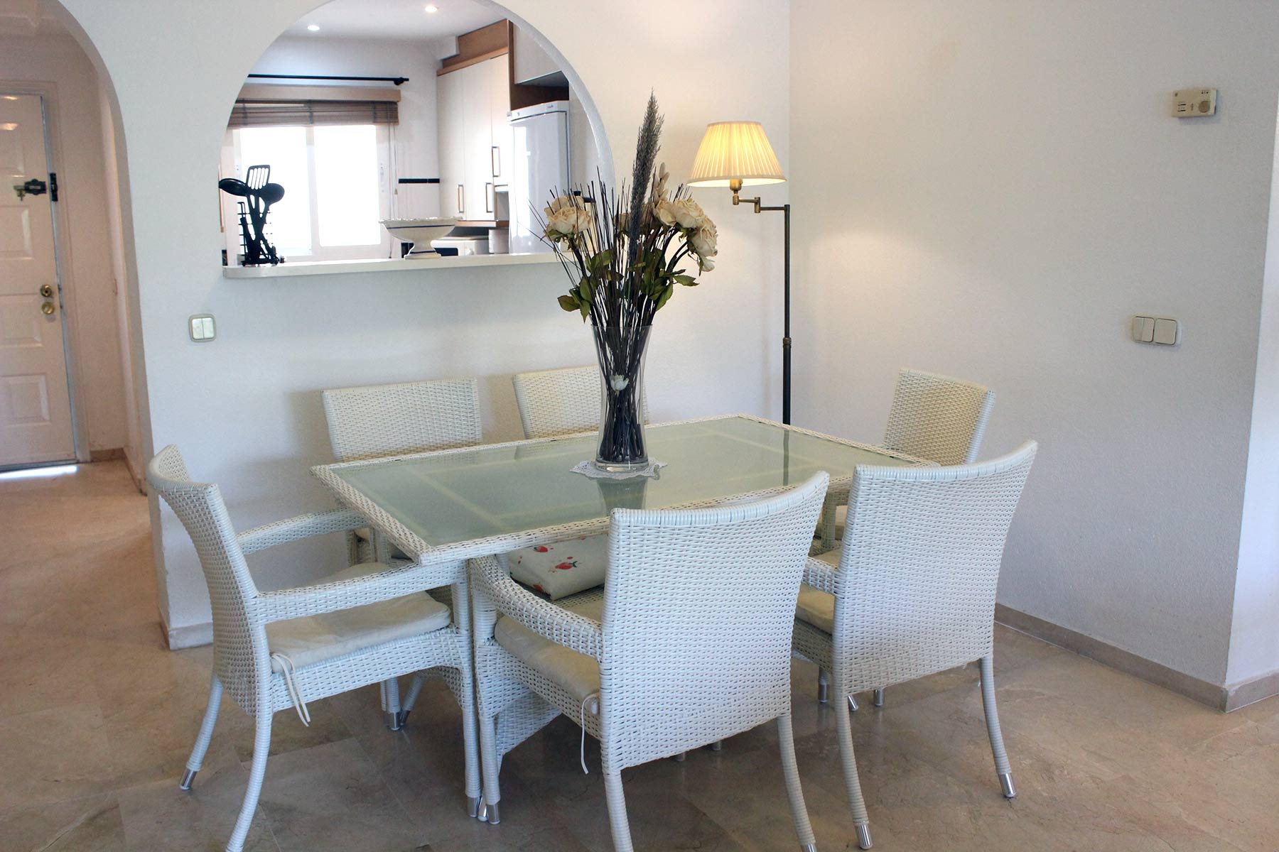 Alquiler apartamentos Estepona Salón comedor