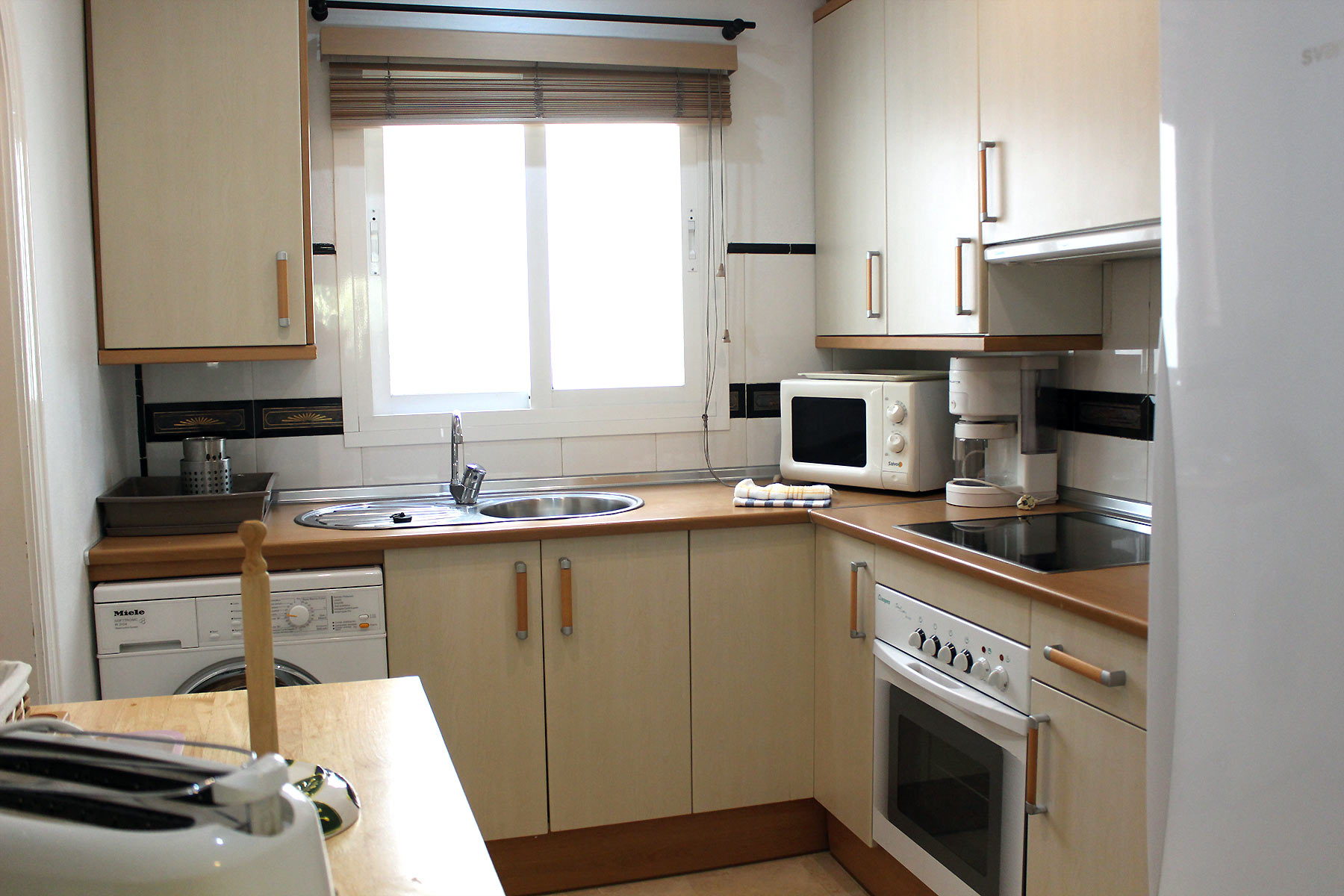 Alquiler apartamentos Estepona Cocina equipada