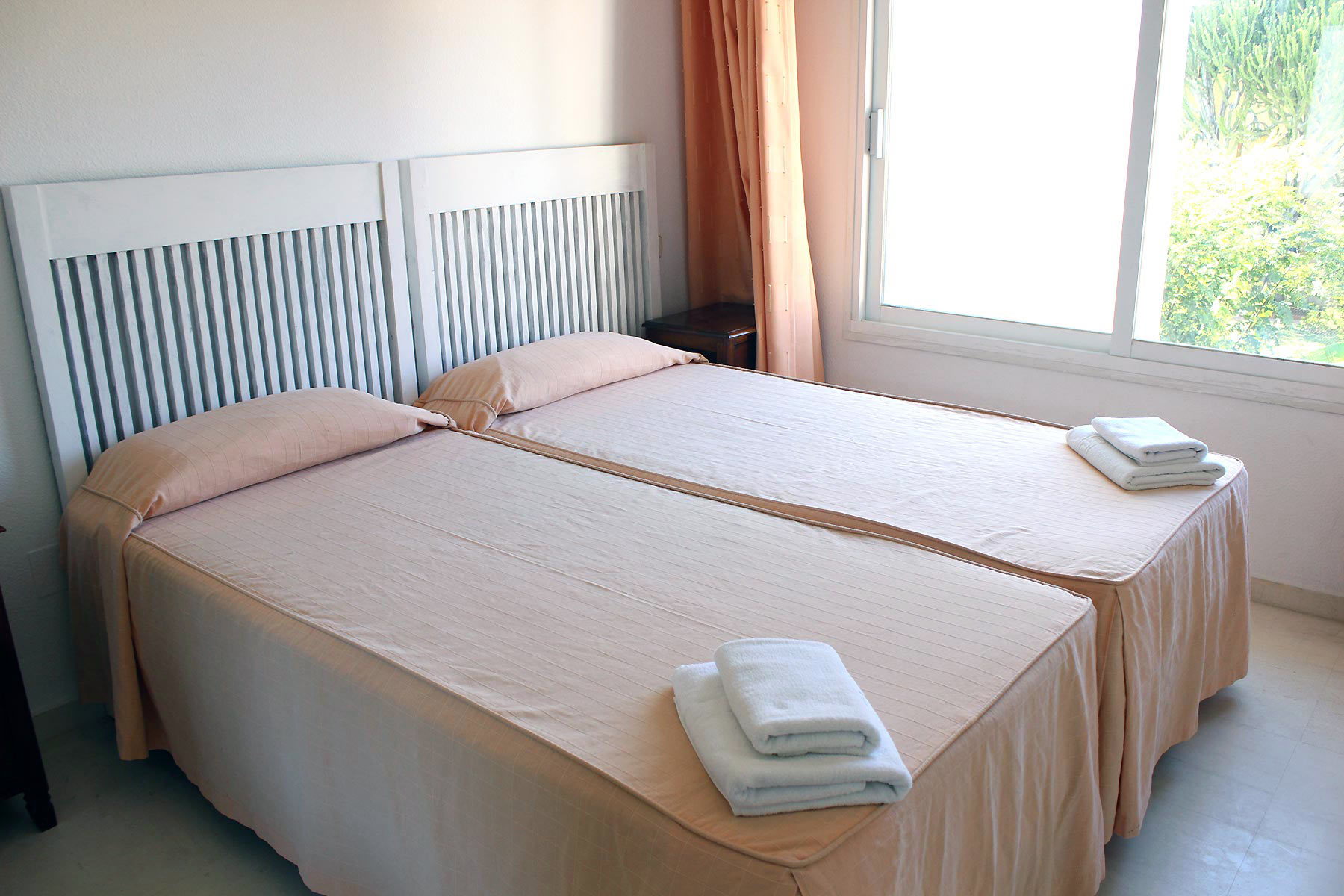 Alquiler apartamentos Estepona Dormitorio camas simples