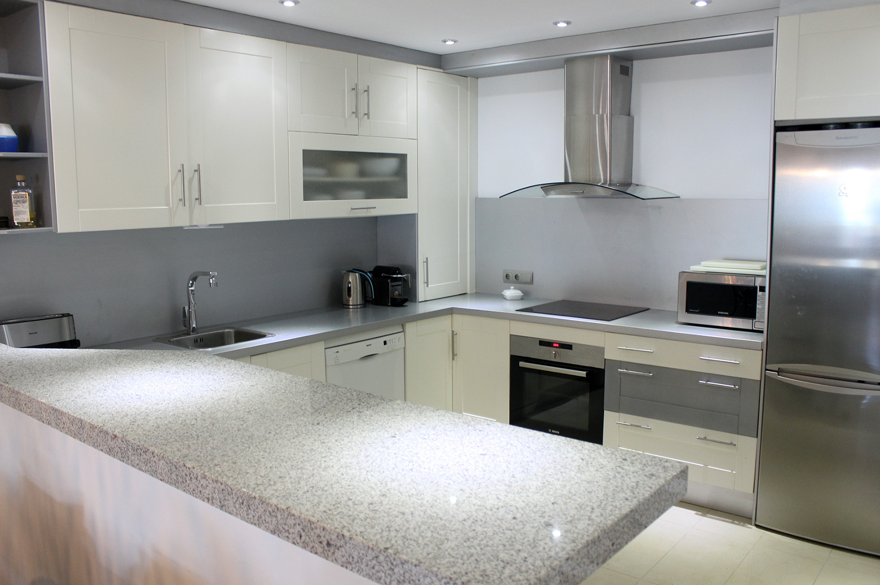 Alquiler apartamentos Estepona Cocina equipada 