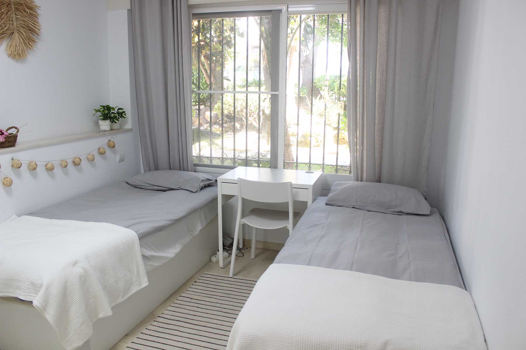 Alquiler apartamentos Estepona Dormitorio camas simples 