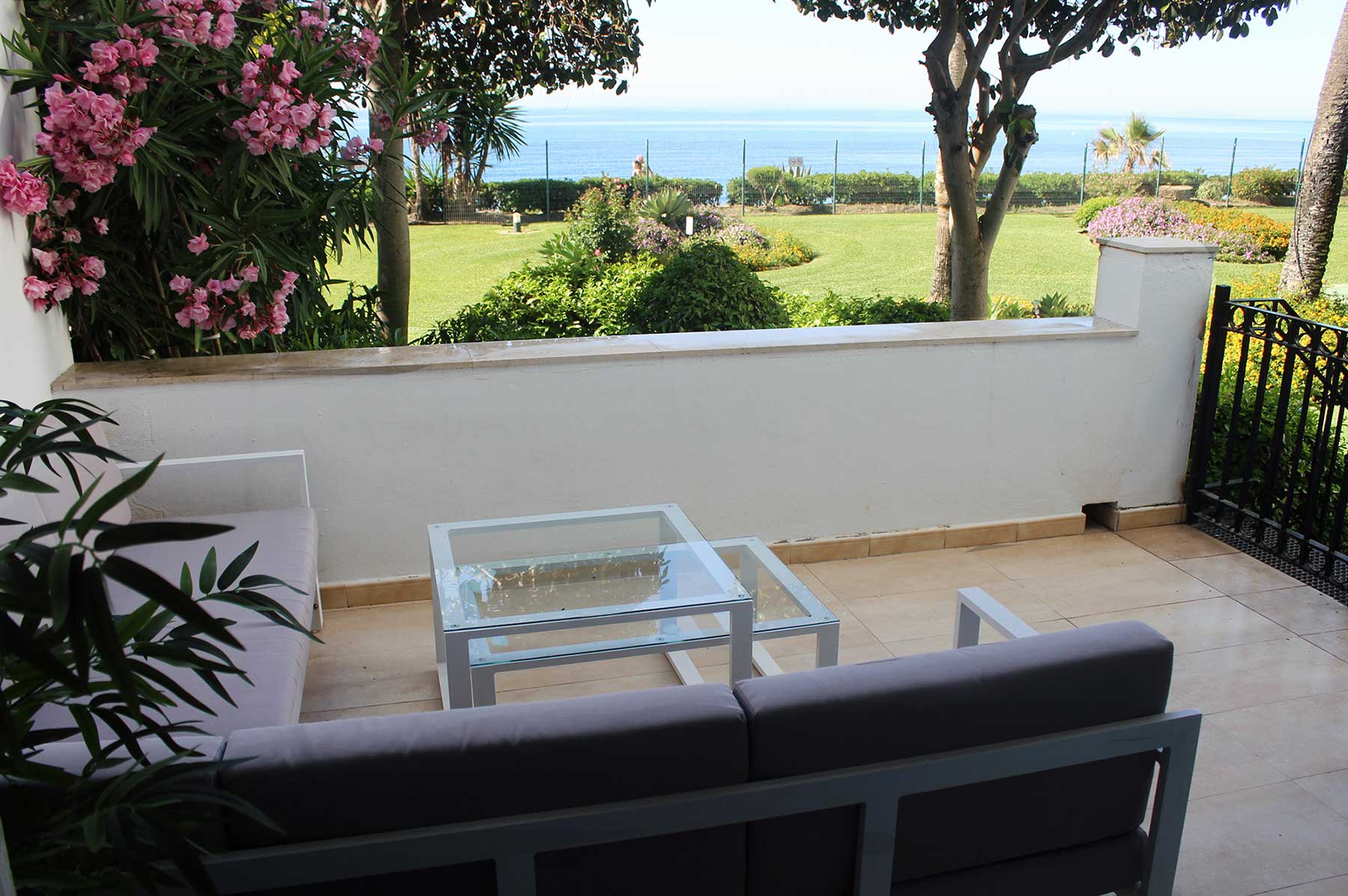 Apartamentos Costa del sol Terraza vistas al mar