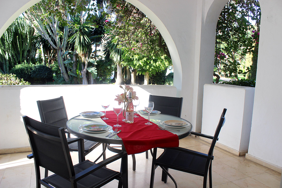 Appartement vacances Estepona Terrasse accès direct aux jardins