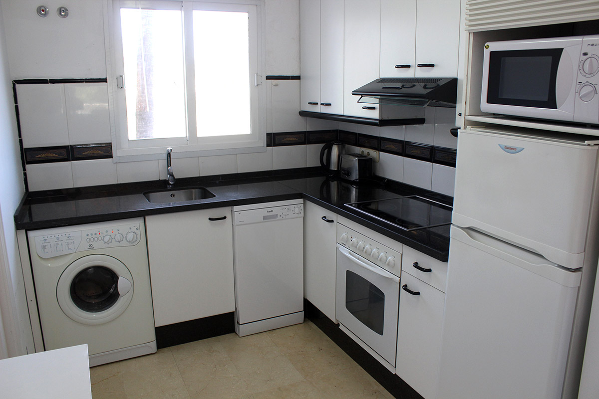 Alquiler apartamentos Estepona Cocina equipada