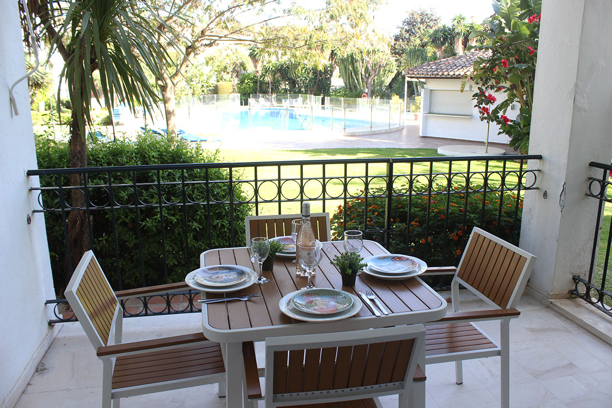 Appartement vacances Estepona Terrasse accès direct jardins