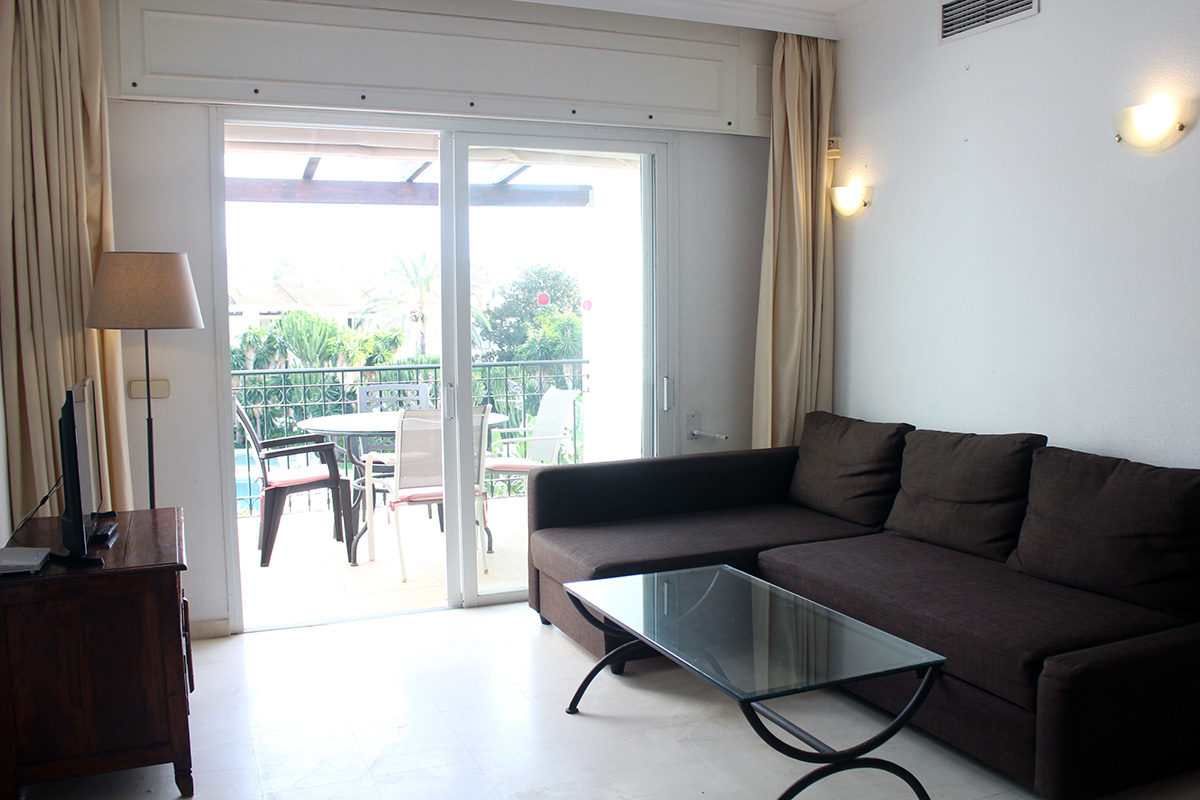 Alquiler apartamentos Estepona Salón comedor 