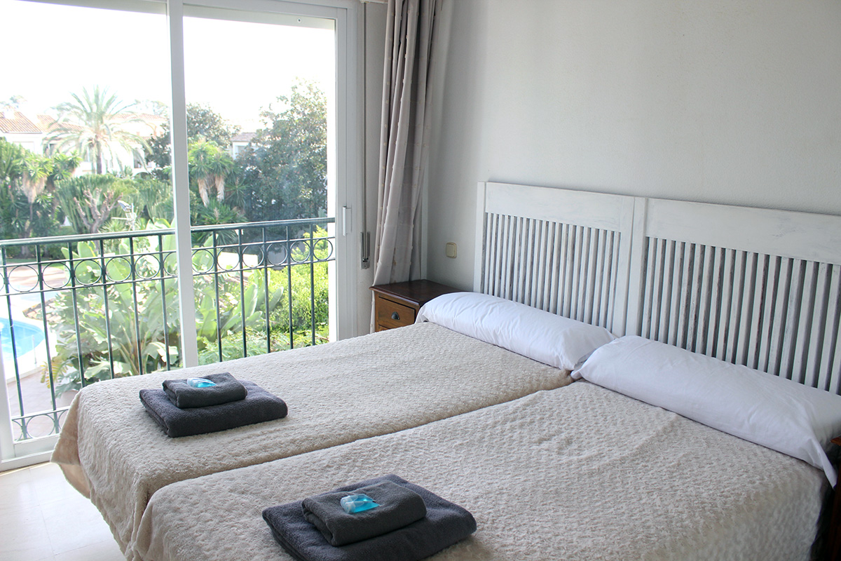 Alquiler apartamentos Estepona Dormitorio camas simples