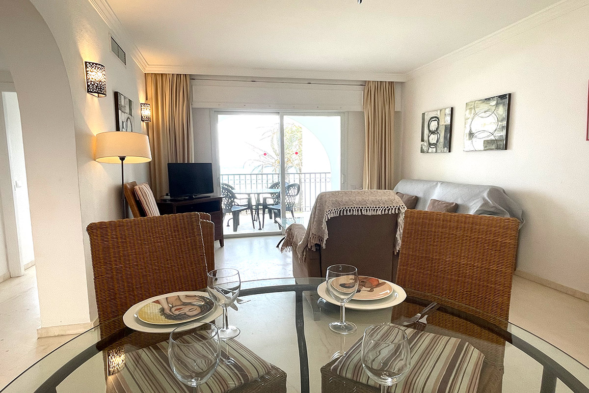 Alquiler apartamentos Estepona Pisina comunitaria