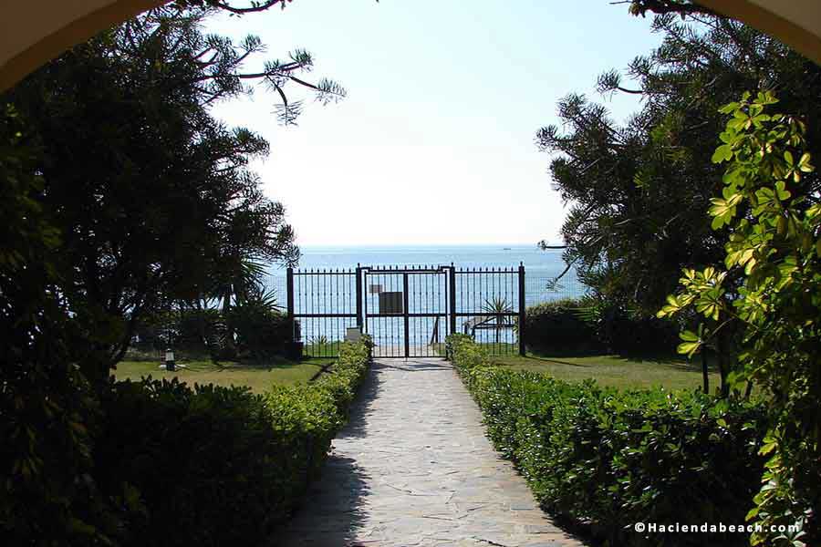 Hacienda Beach Estepona Sea side promenade