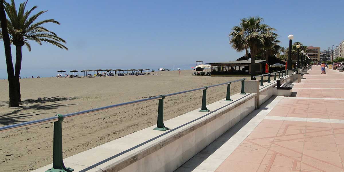 Beach de la Rada Estepona and sea side promenade